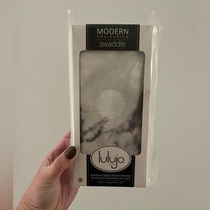 Lulujo Baby Swaddle